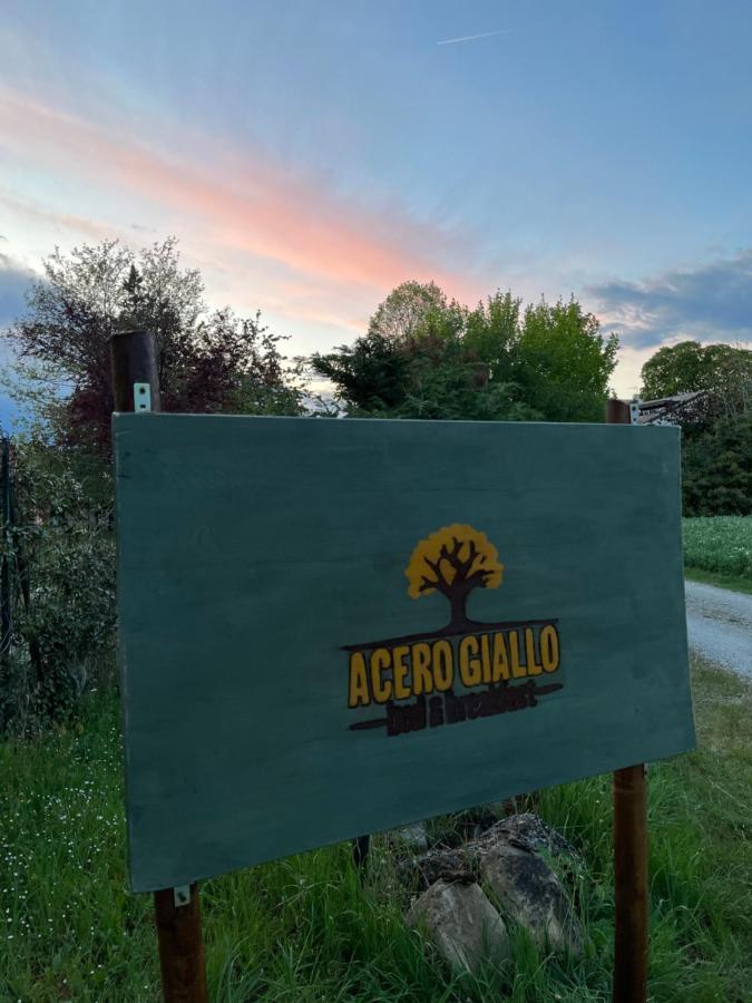 Acero Giallo Parma Bagian luar foto